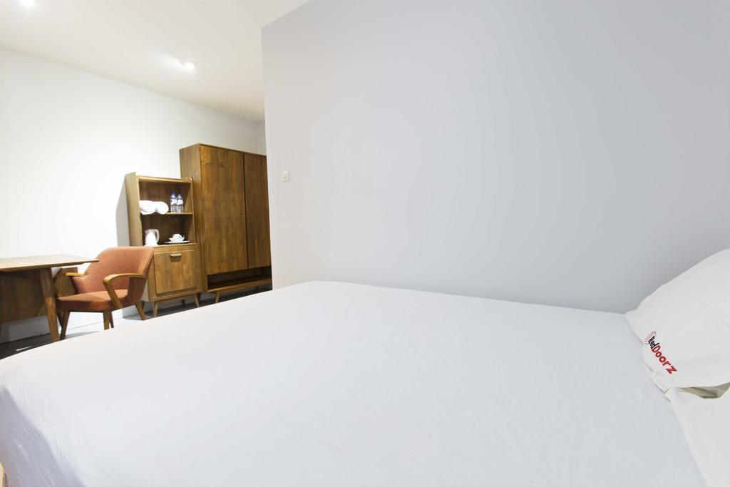 Guest house Reddoorz Near Arteri Indah 2*